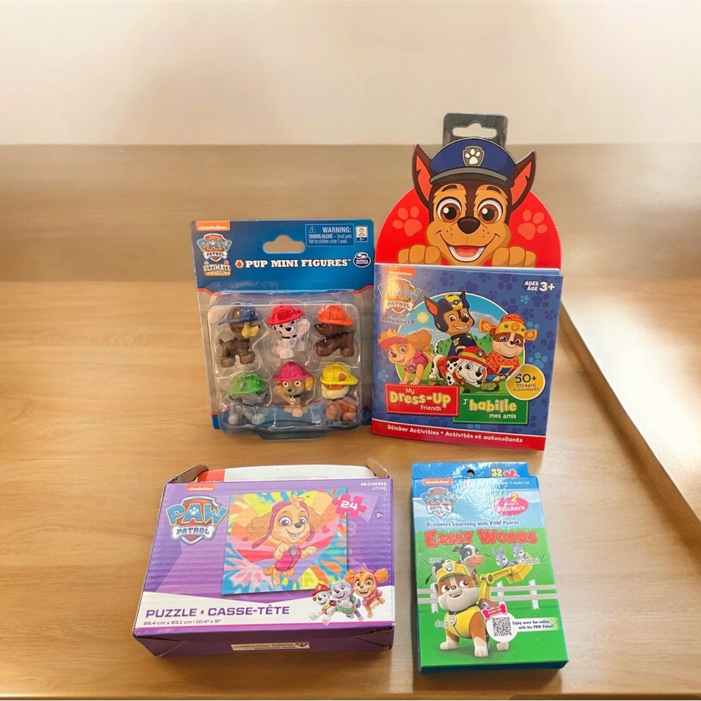 NEW Paw Patrol Gift Pack Pup Mini Figures Puzzle Sticker Activities Skye